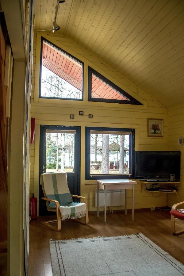 Cottage Kesaeranta Kumia Buitenkant foto