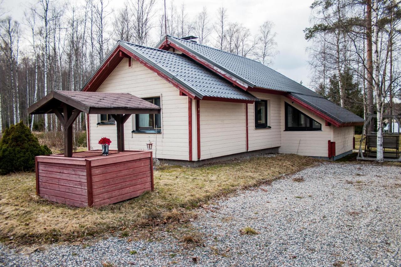Cottage Kesaeranta Kumia Buitenkant foto